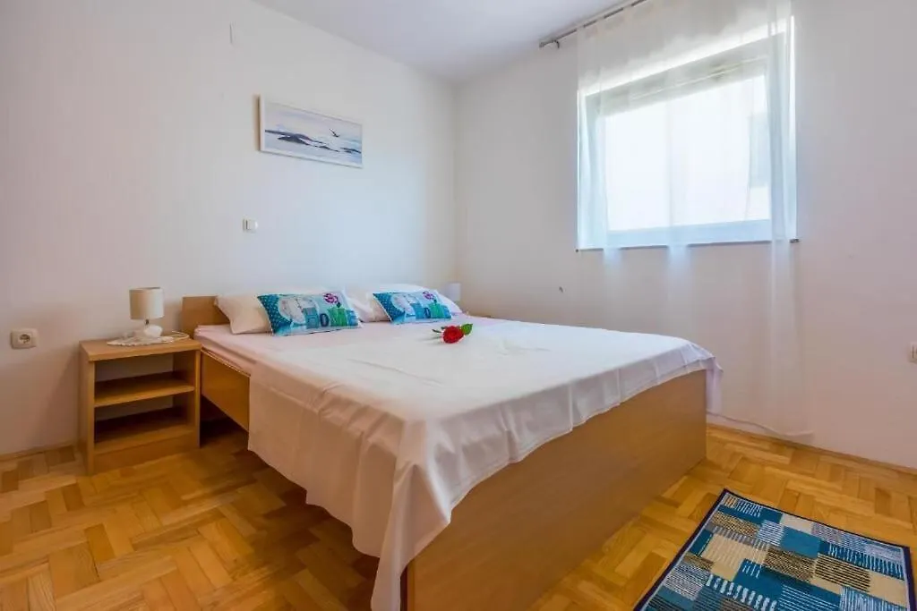 Apartments Pirin Dramalj