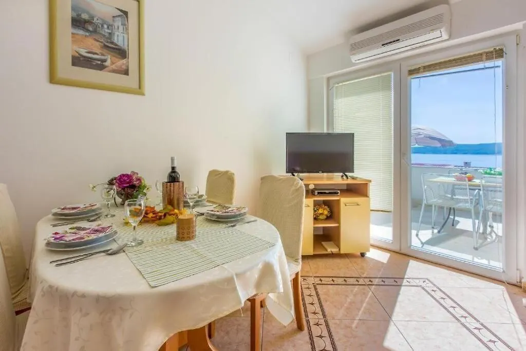 Apartments Pirin Dramalj