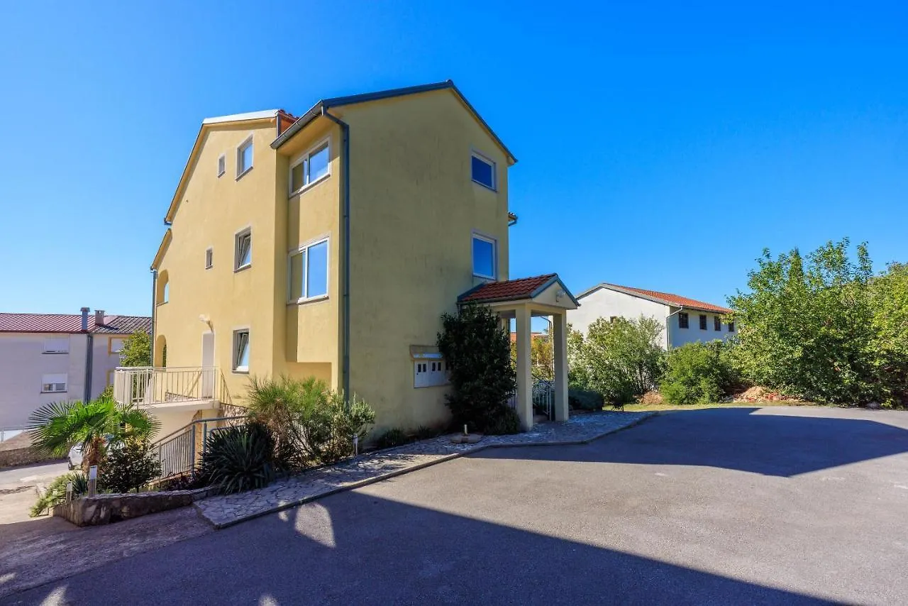 Apartments Pirin Dramalj