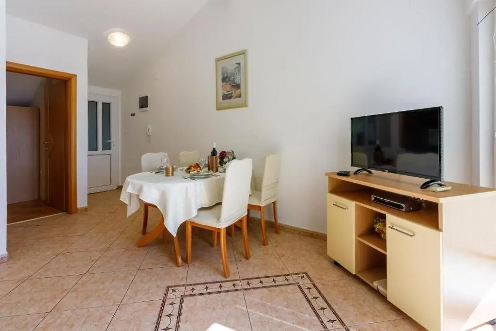 Apartments Pirin Dramalj