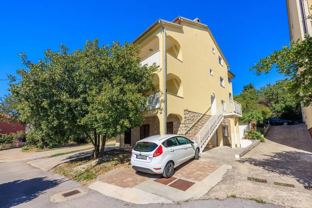 Apartments Pirin Dramalj