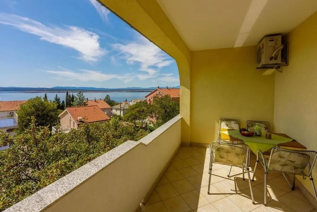 Apartments Pirin Dramalj