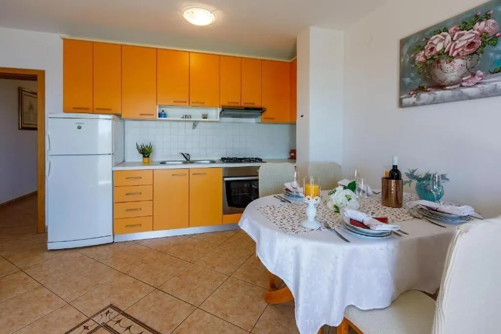 Apartments Pirin Dramalj