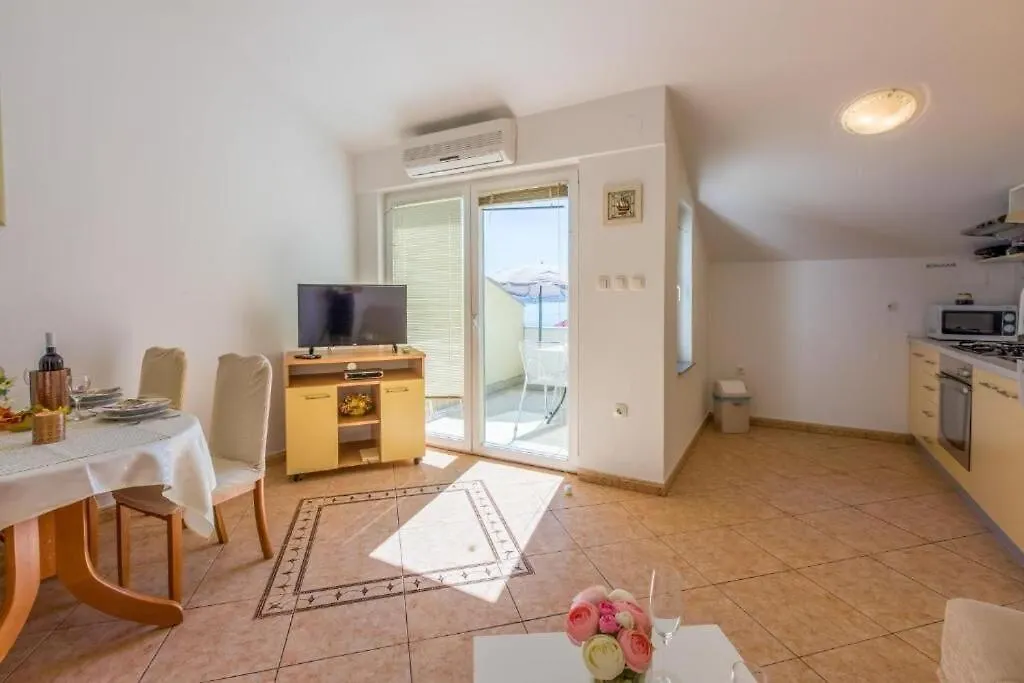 Apartments Pirin Dramalj