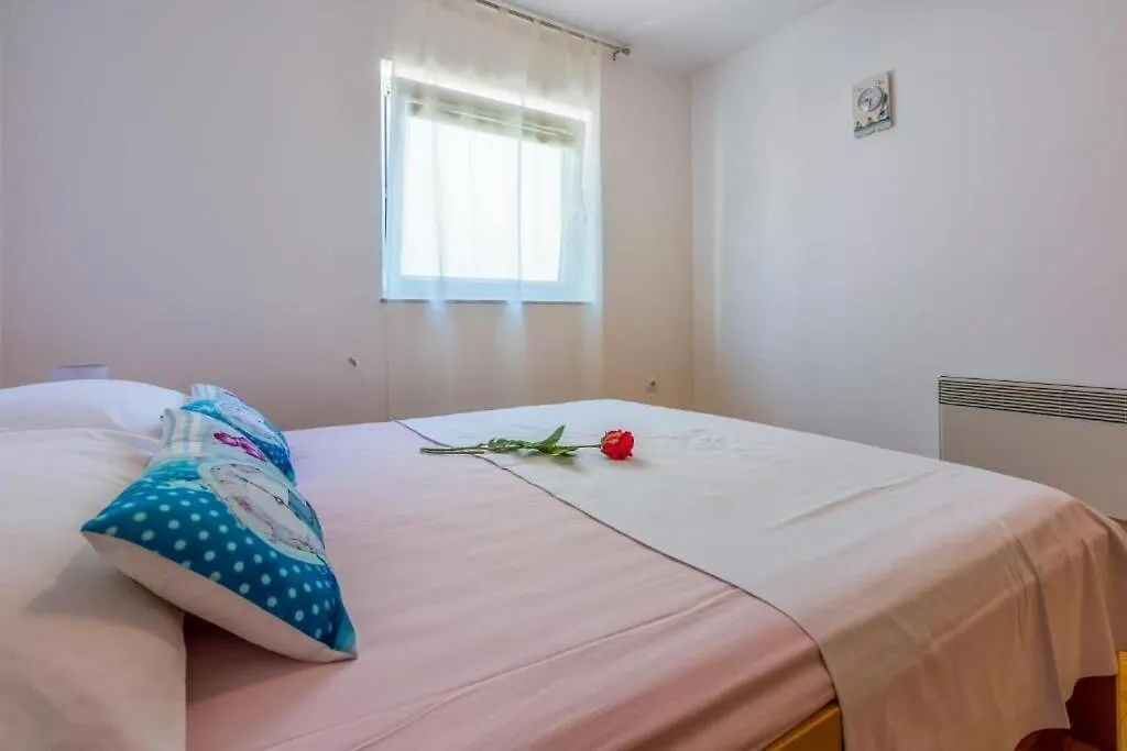Apartments Pirin Dramalj