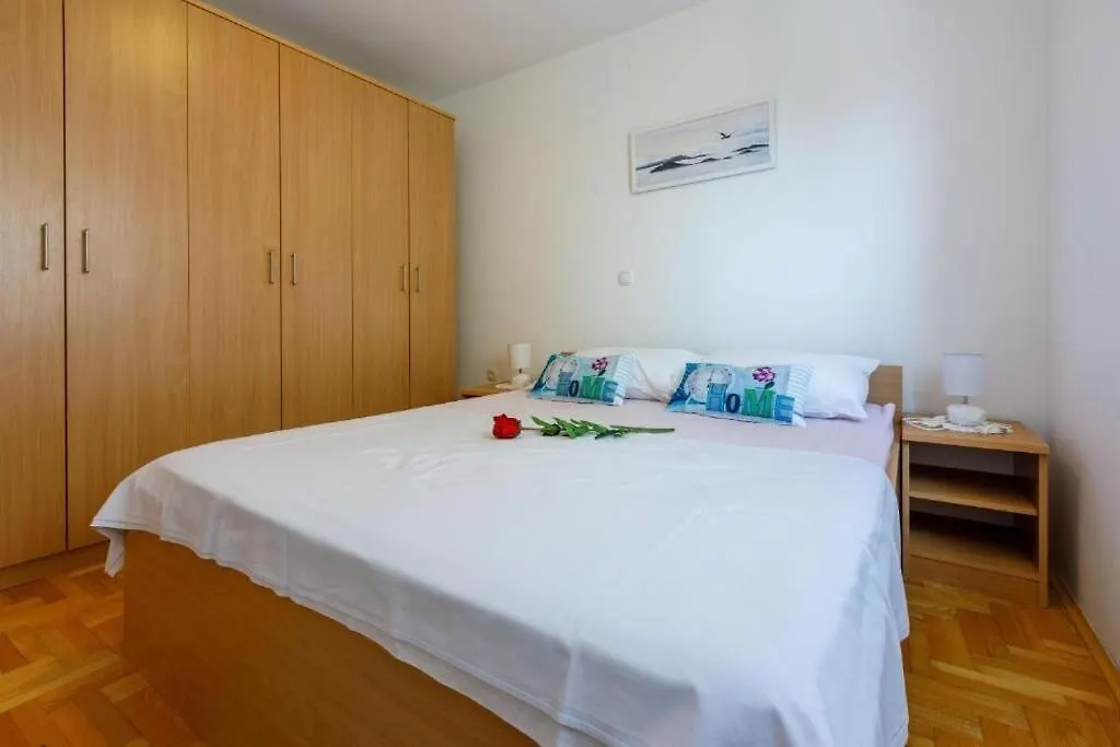 Apartments Pirin Dramalj
